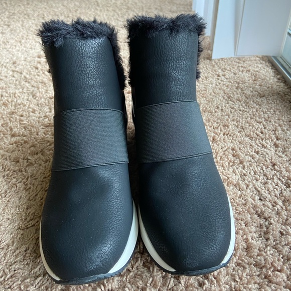 DKNY Faux Fur Borg Wedge Sneaker Boots (SOLD) - Picture 5 of 10